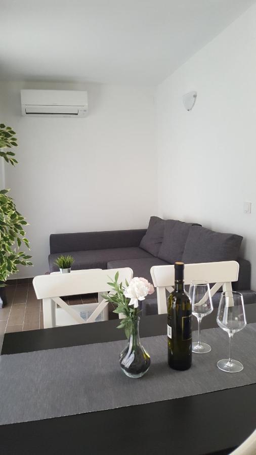 Apartments Artemis Baska  Bagian luar foto